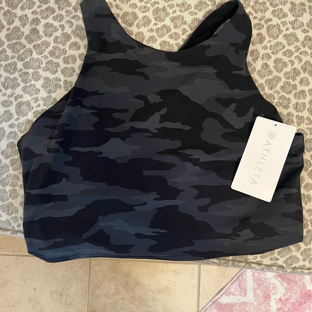 NWT Athleta XL D-DD Black/Gray Camo Conscious Crop Top